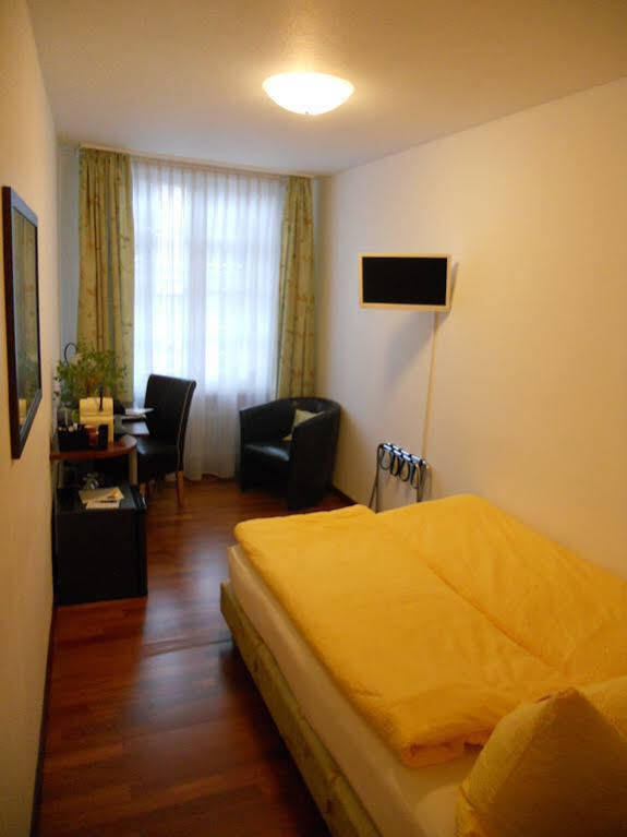 Zunfthaus Zu Wirthen Hotel Solothurn Buitenkant foto
